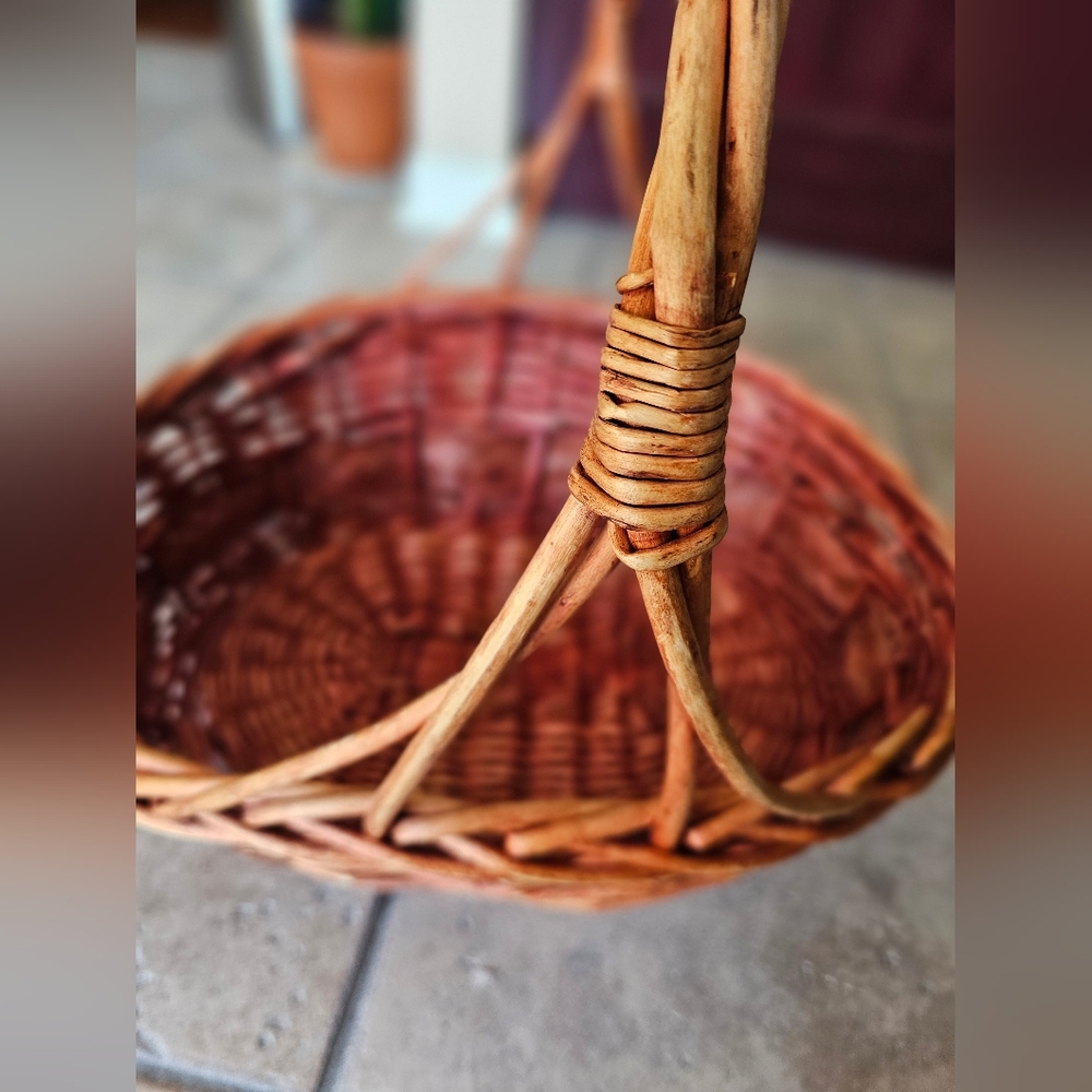 Rustic Woven Basket - Picture 7 of 16